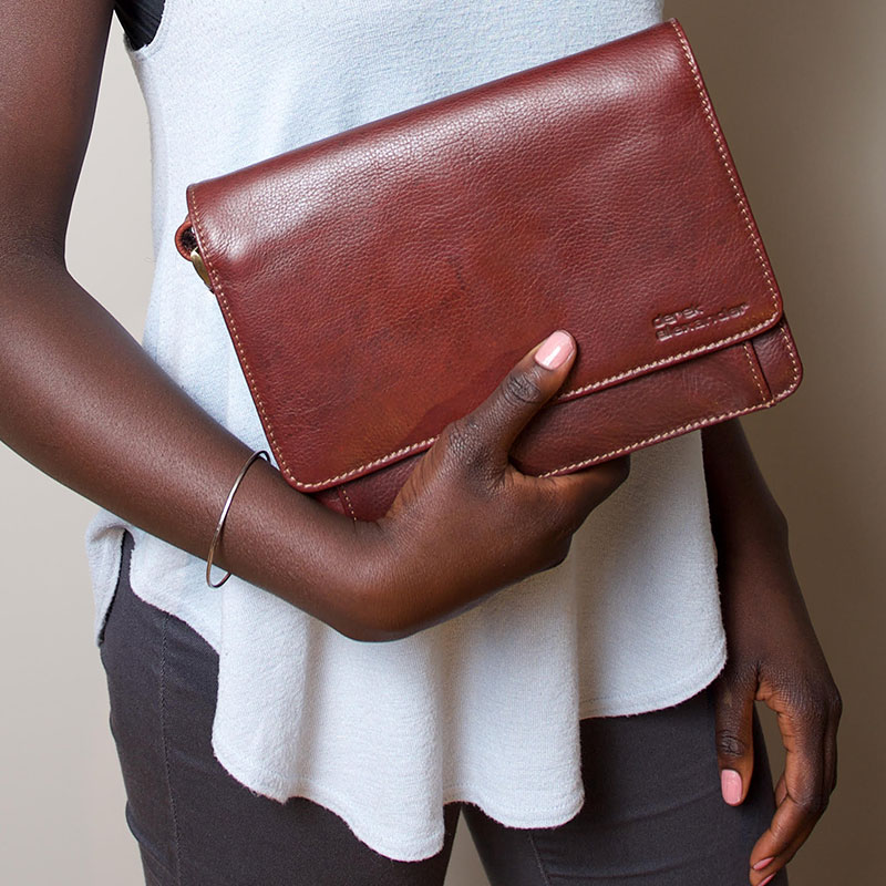 Amazon.com: Hide & Drink, Rustic Leather Mouse Coin Purse, Change Pouch,  Handmade Includes 101 Year Warranty (Bourbon Brown) : Clothing, Shoes &  Jewelry